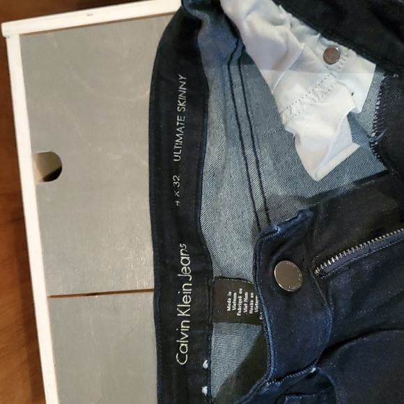 Calvin Klein Ultimate Skinny Jean - Picture 3 of 3